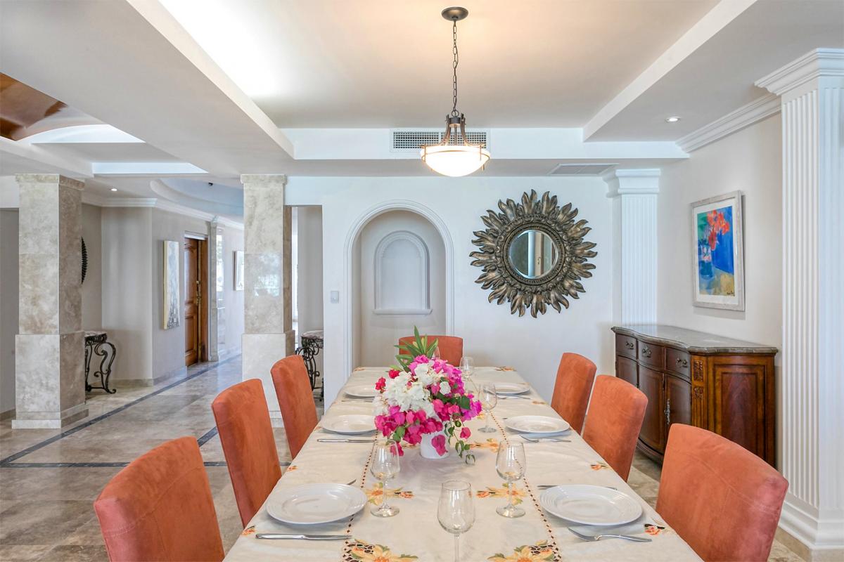 Villa rental St Martin - Dining table